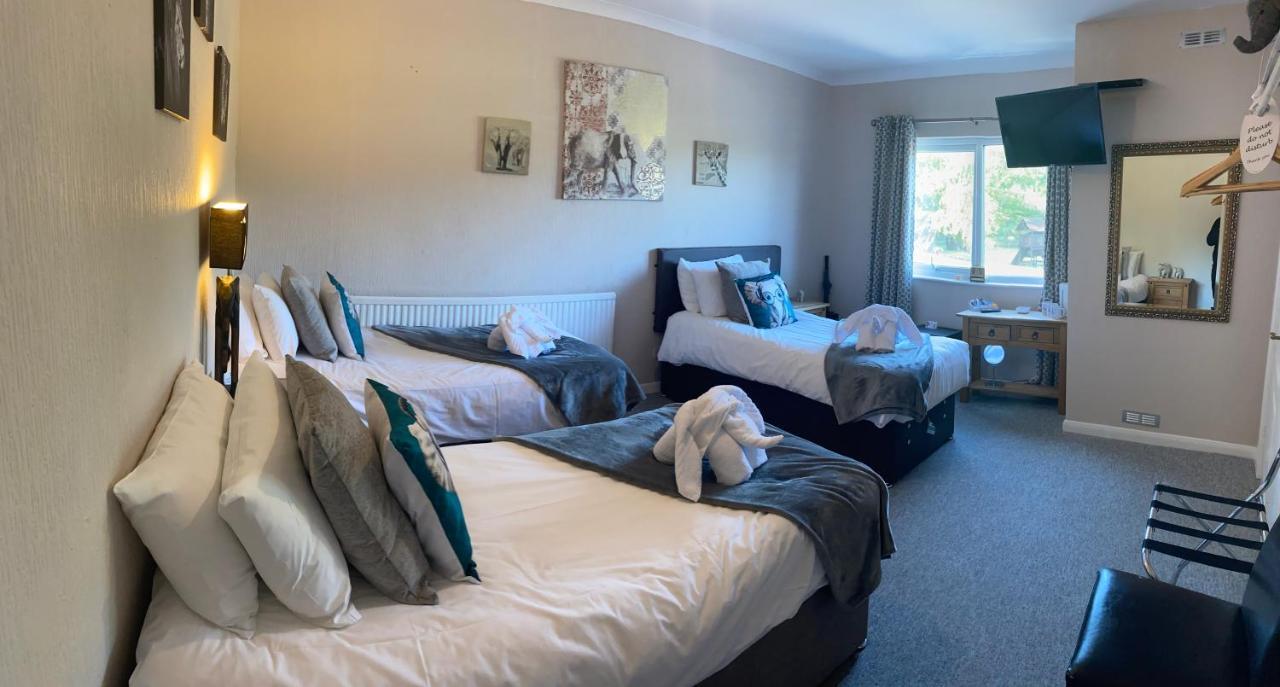 The Riverside Inn Saltford Экстерьер фото