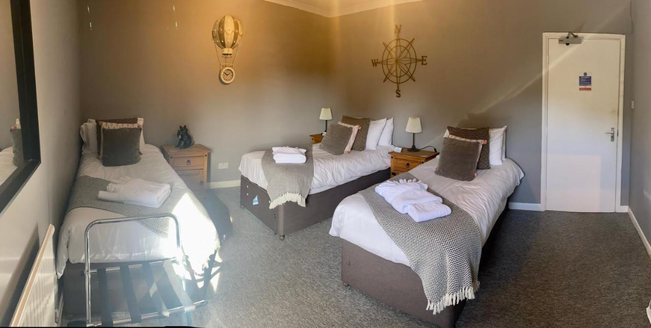 The Riverside Inn Saltford Экстерьер фото