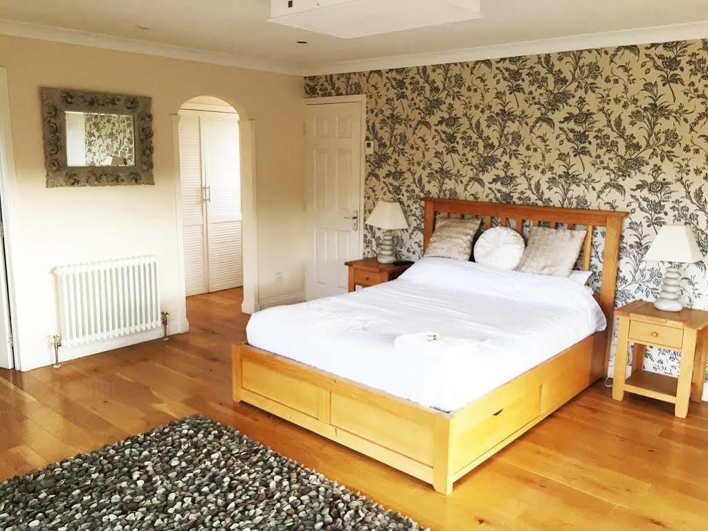 The Riverside Inn Saltford Экстерьер фото